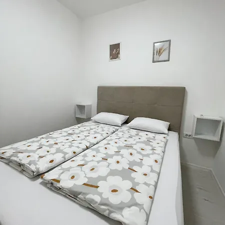 Bilja Apartment Pale